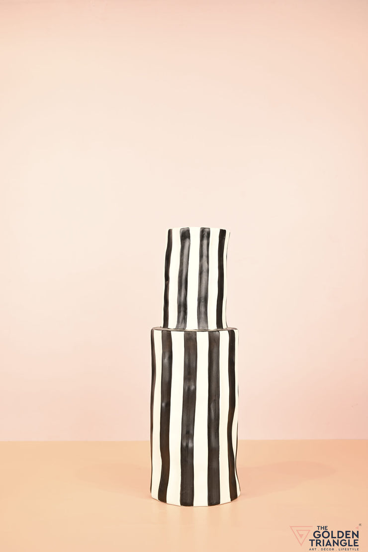 Yori Monochrome Ceramic Vase