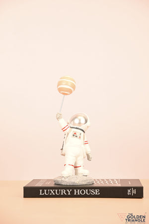 Titan - Astronaut holding a Ballon - Peach