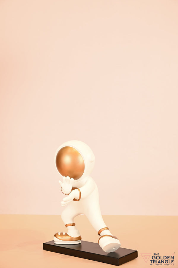 Kung Fu Astronaut Artefact
