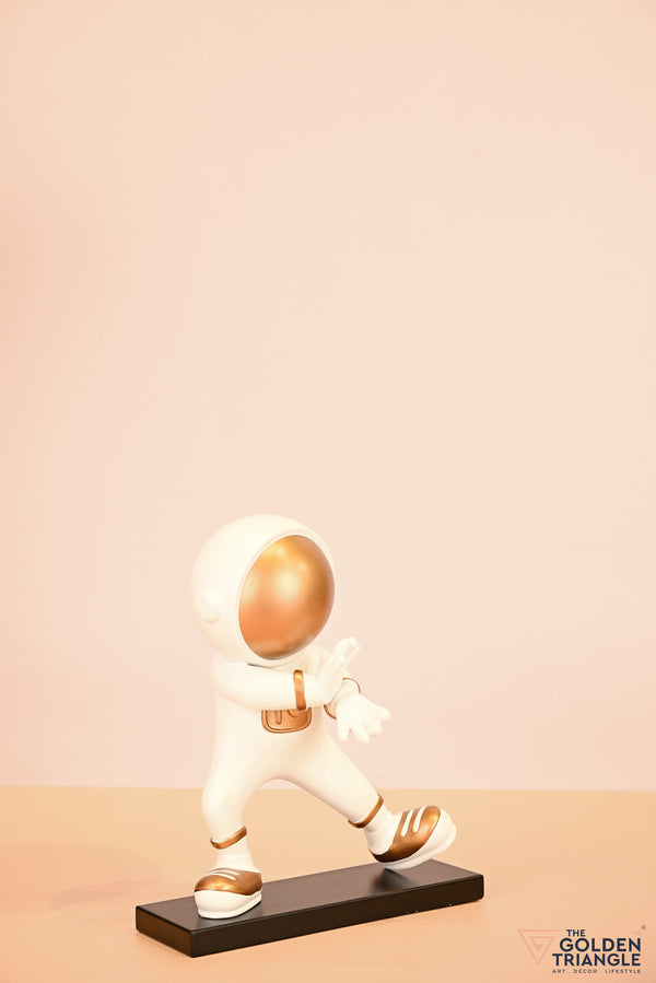 Kung Fu Astronaut Artefact