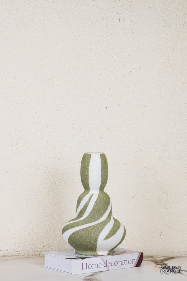 Lyqa Ceramic Vase