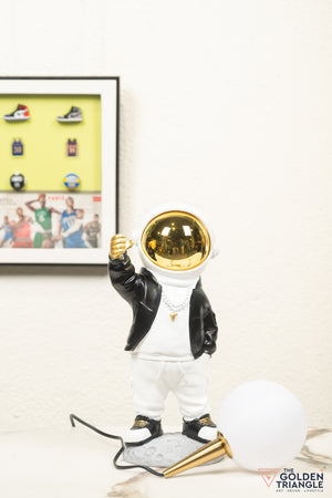 Jetsons - Astronaut holding a Lamp with 3 in 1 Light