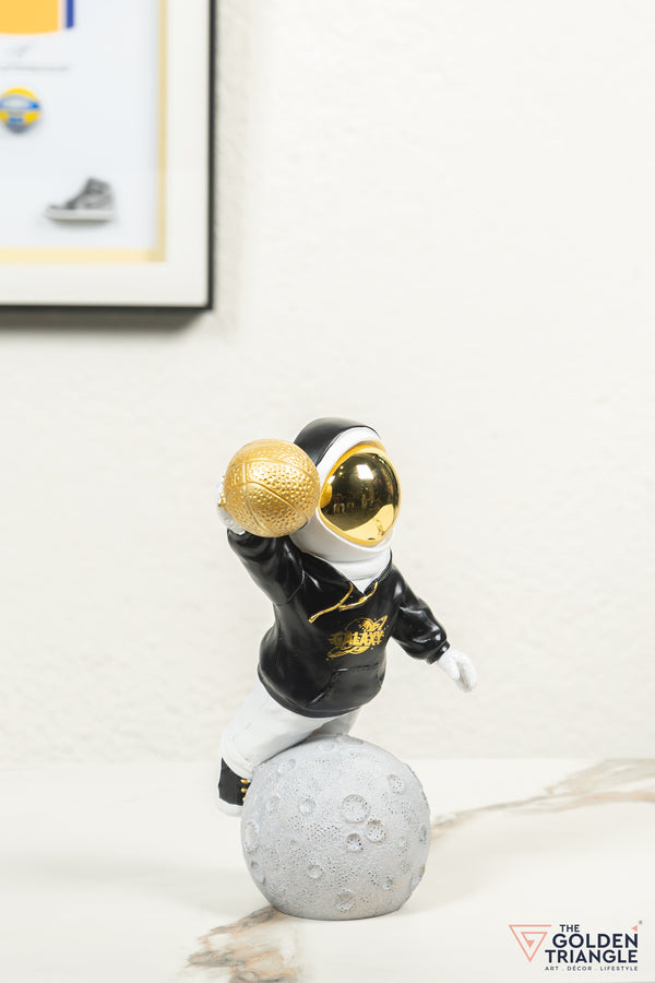 Jetsons - Astronaut on a crater with Basketball - Black