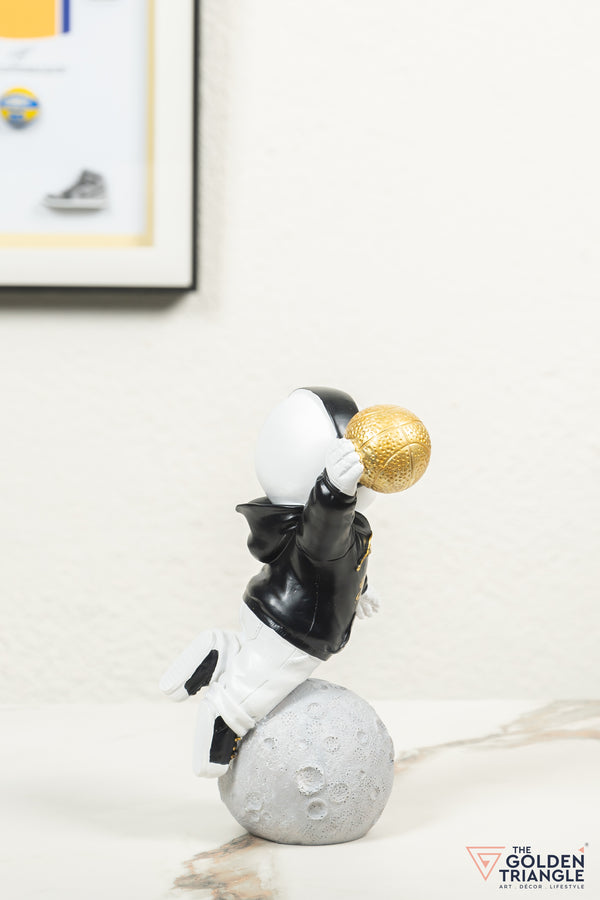 Jetsons - Astronaut on a crater with Basketball - Black