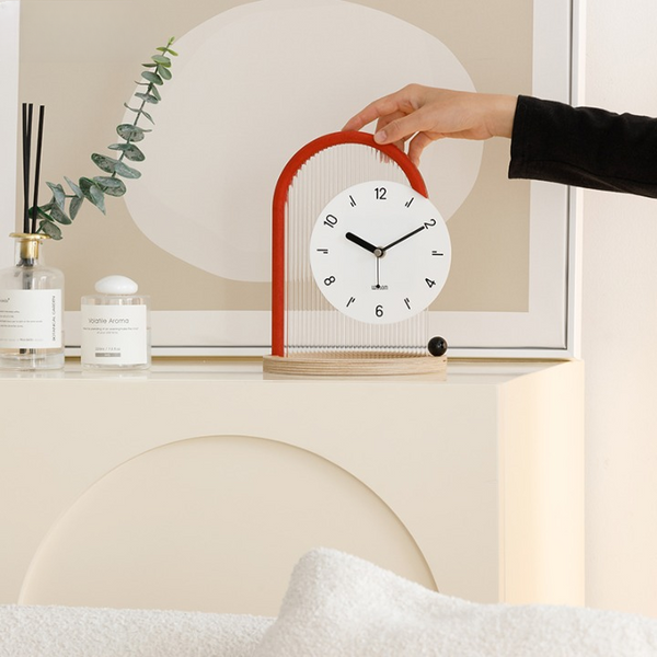Takumi Table Clock