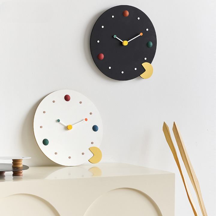 Blinky Wall Clock - White