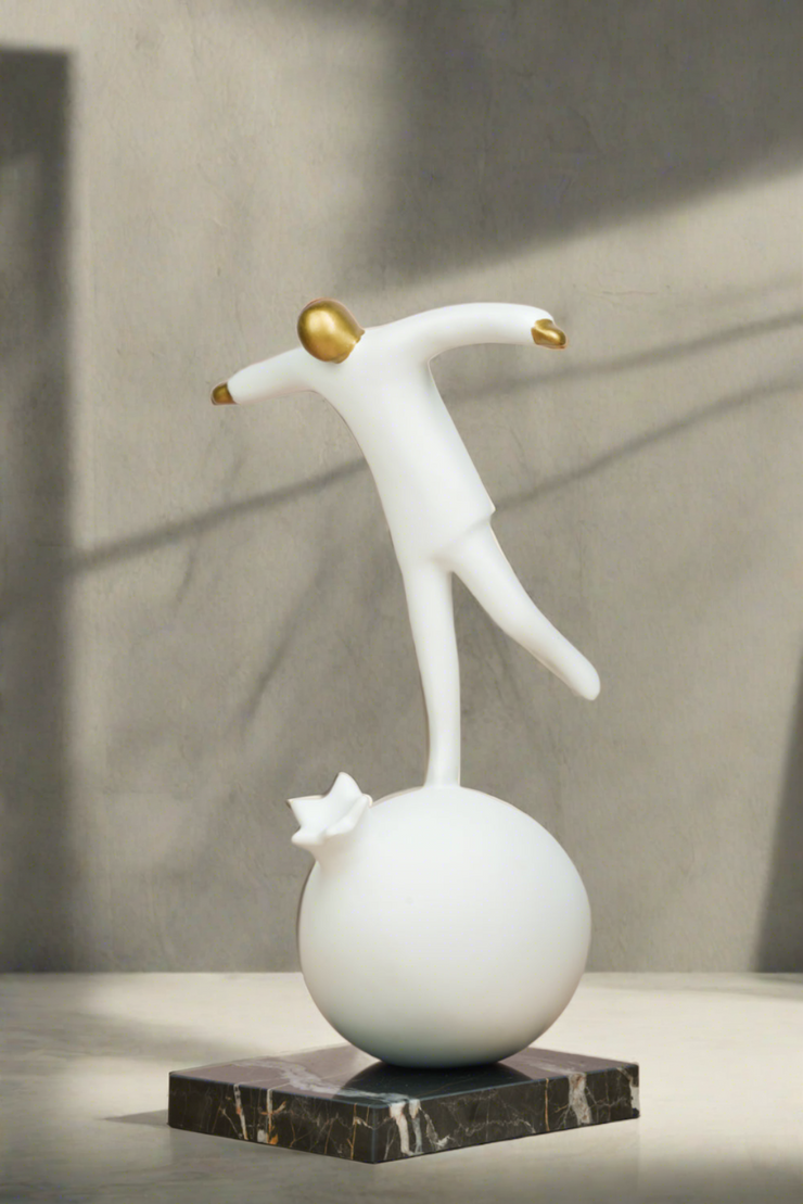 Willy - Figurine Standing on a Ball