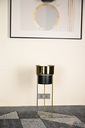Arzola Metal Planter - Black & Gold