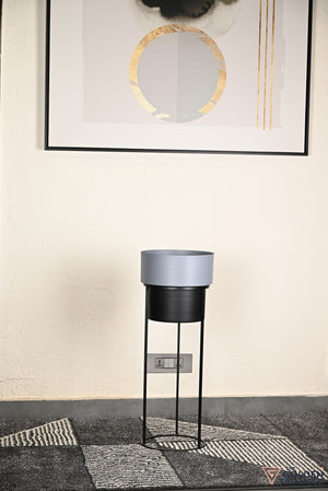 Arzola Metal Planter - Black & Gray