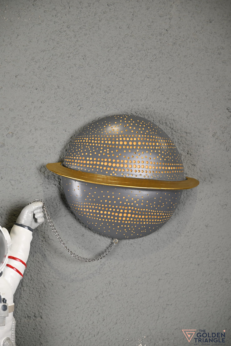 Astraeus - Wall Astronaut holding Saturn Balloon - Gray