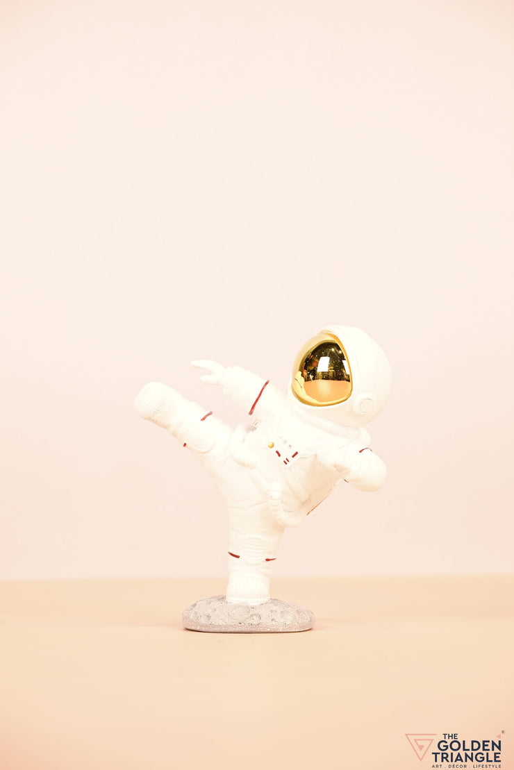 Titan - Astronaut Kickboxing - Gold