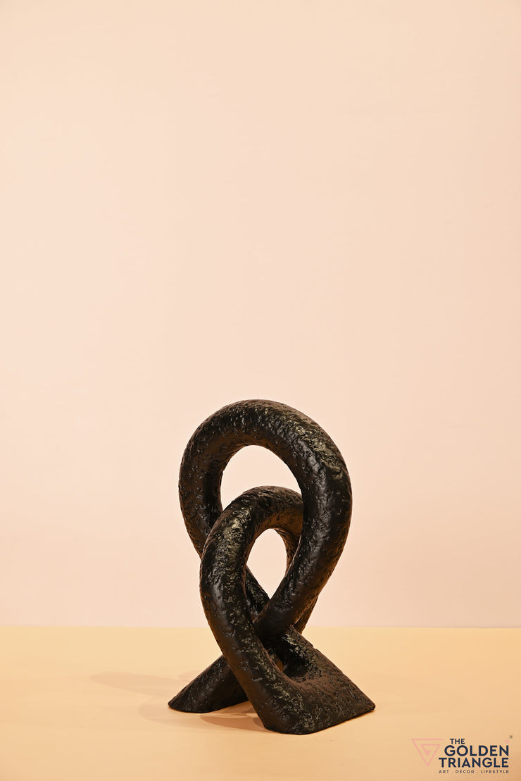 Love Knot Artefact - Black
