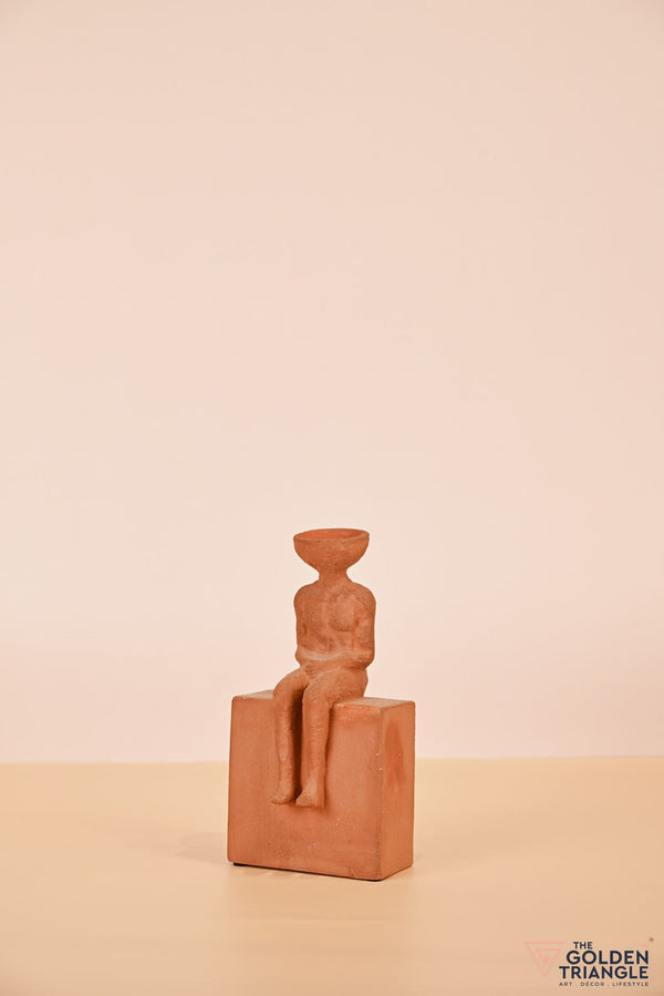 Weathered Wanderer Artefact - Sitting - Rust