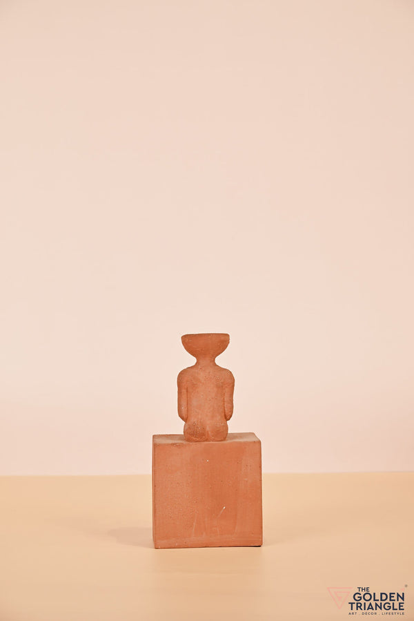 Weathered Wanderer Artefact - Sitting - Rust