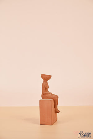 Weathered Wanderer Artefact - Sitting - Rust