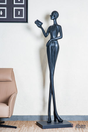 Pippy Lady Reading Book Sculpture