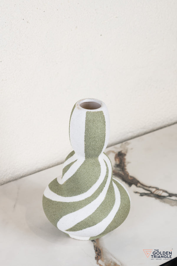 Lyqa Ceramic Vase