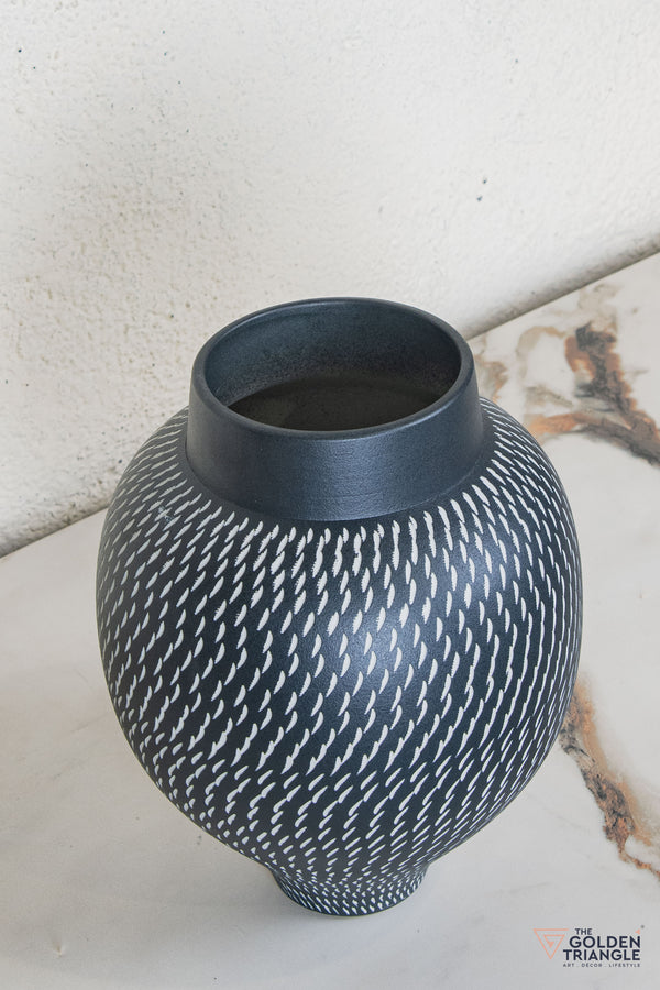 Arista Ceramic Vase