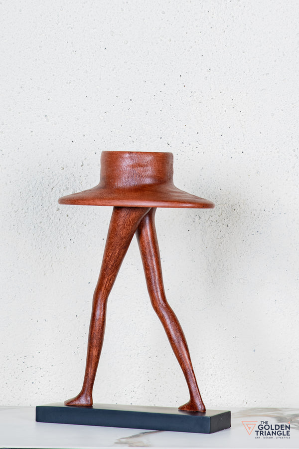 Kuro Hat Tabletop Décor