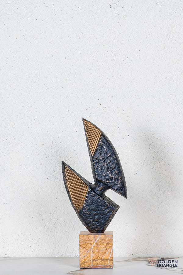 Axen Abstract TableTop Decor