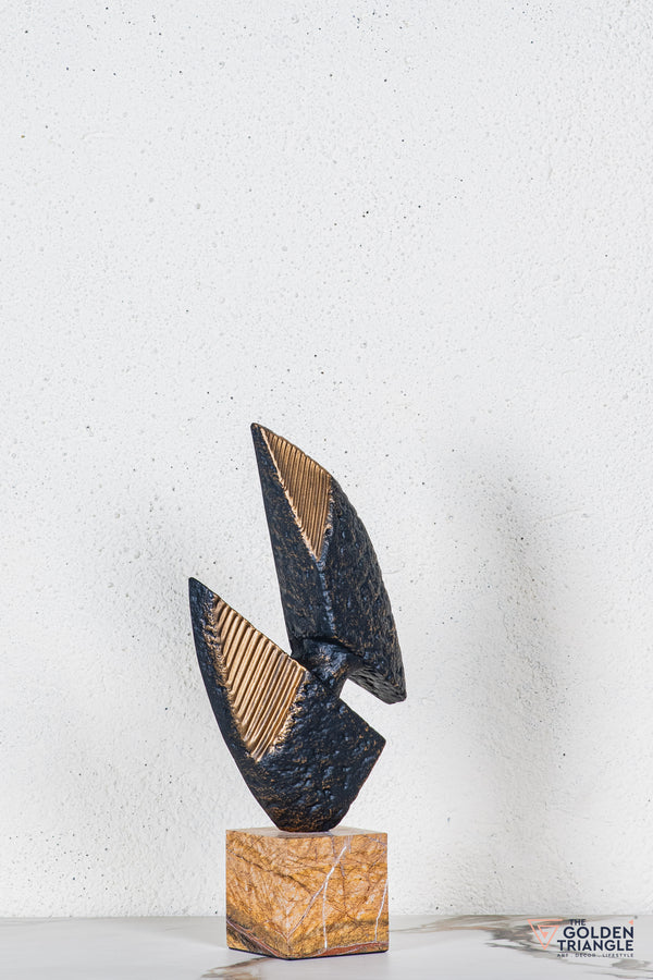 Axen Abstract TableTop Decor