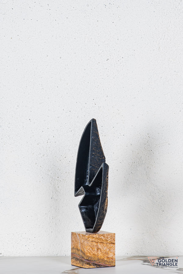 Axen Abstract TableTop Decor