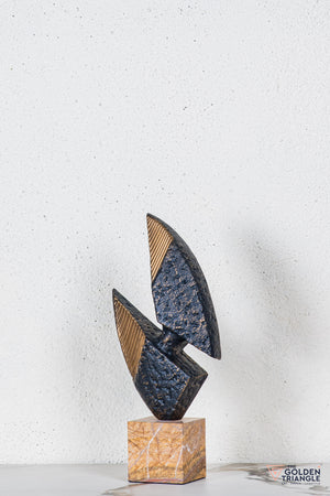 Axen Abstract TableTop Decor