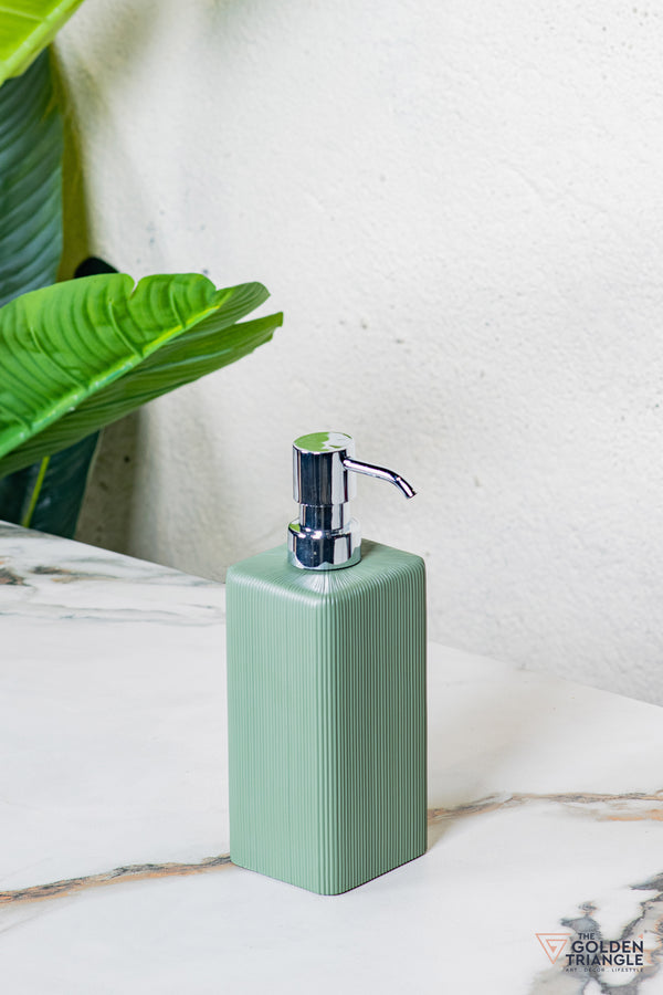 Regal Bathroom Set - Set of 4