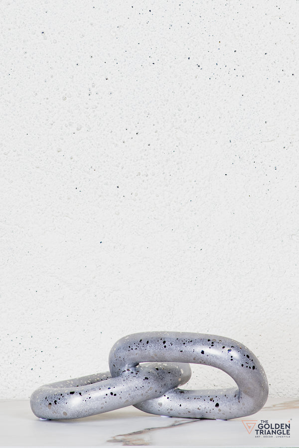 Halo Ceramic Chain Tabletop Décor