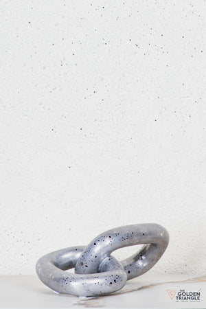 Halo Ceramic Chain Tabletop Décor