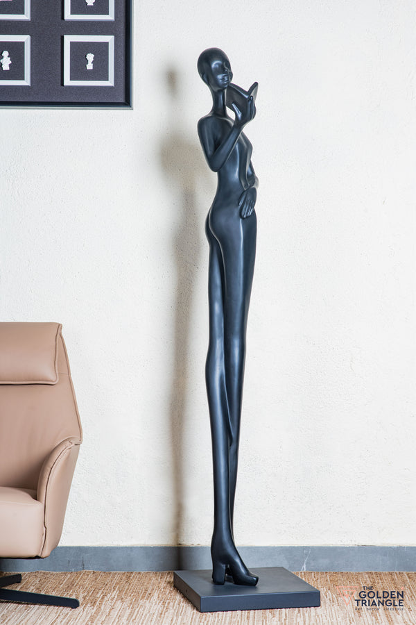 Pippy Lady Reading Book Sculpture