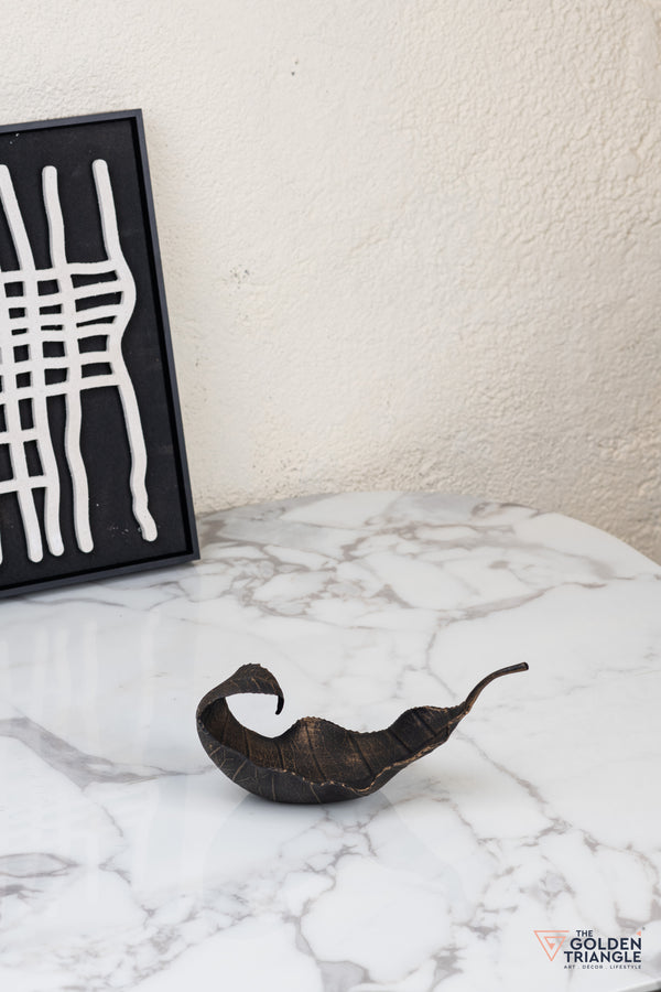 Cyris Metal Abstract Decor - Black