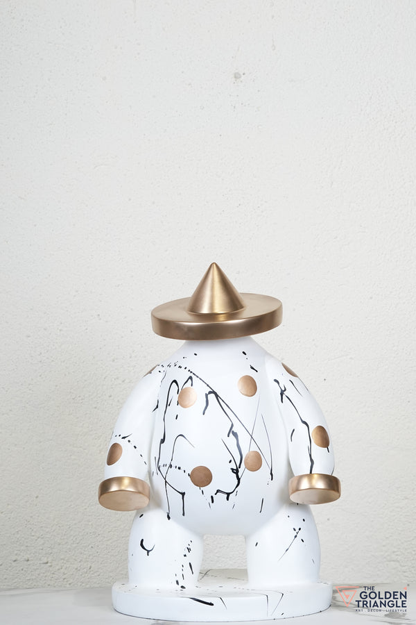 Kapelo - Triangular Hat Man