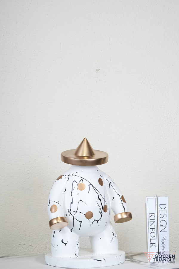 Kapelo - Triangular Hat Man