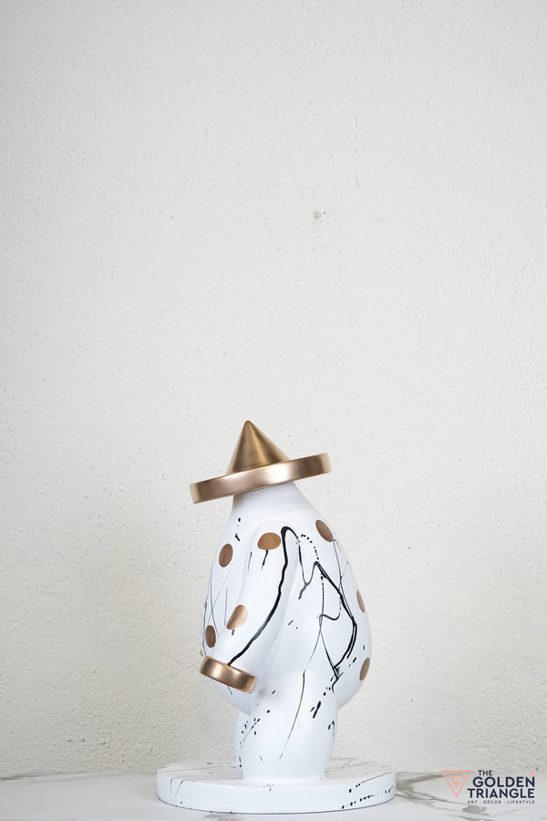 Kapelo - Triangular Hat Man