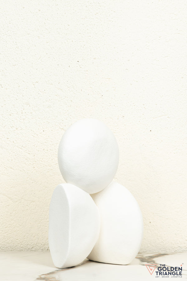 Kito Ceramic Tabletop Showpiece