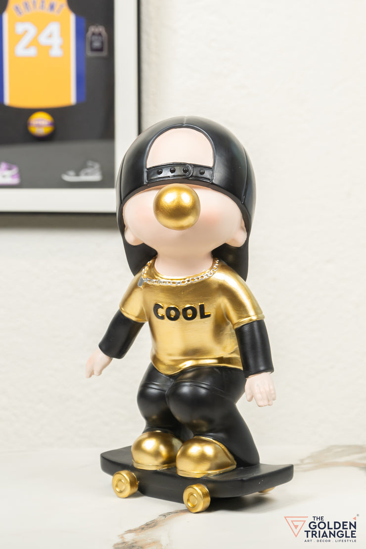 Scout - Child skateboarding artefact - Gold