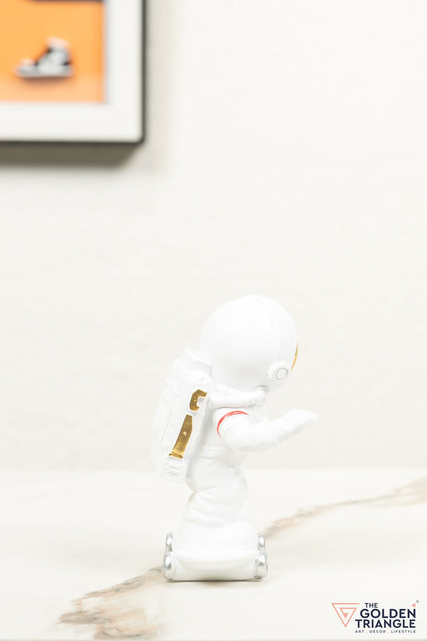 Apollo - Astronaut on a Skateboard - Gold