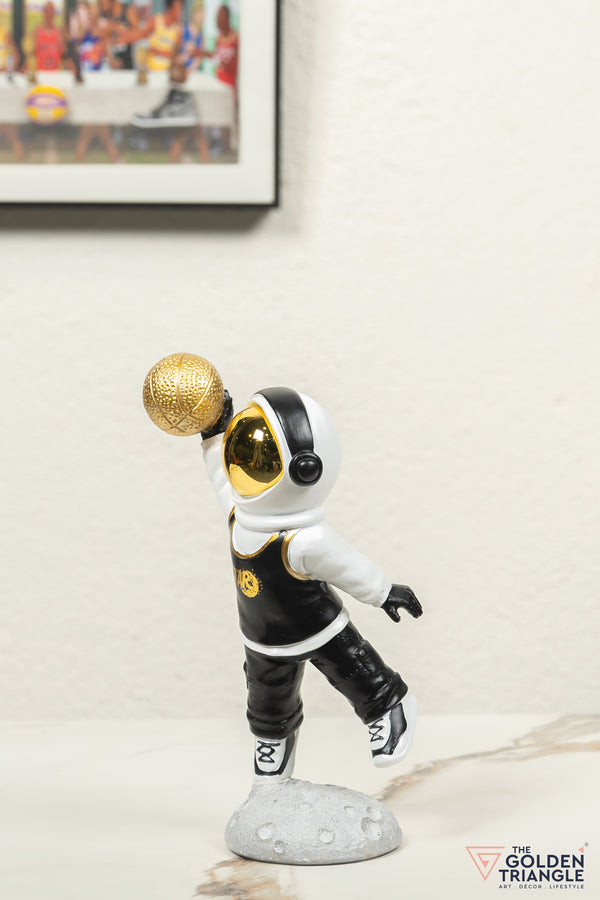 Jetsons - Astronaut playing Basketball - Black