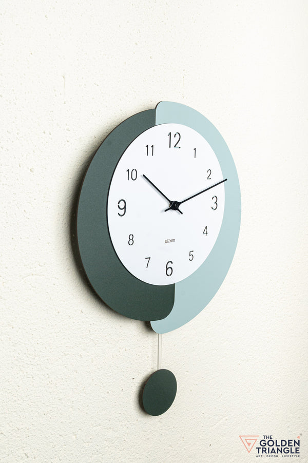 Reika Wall Clock
