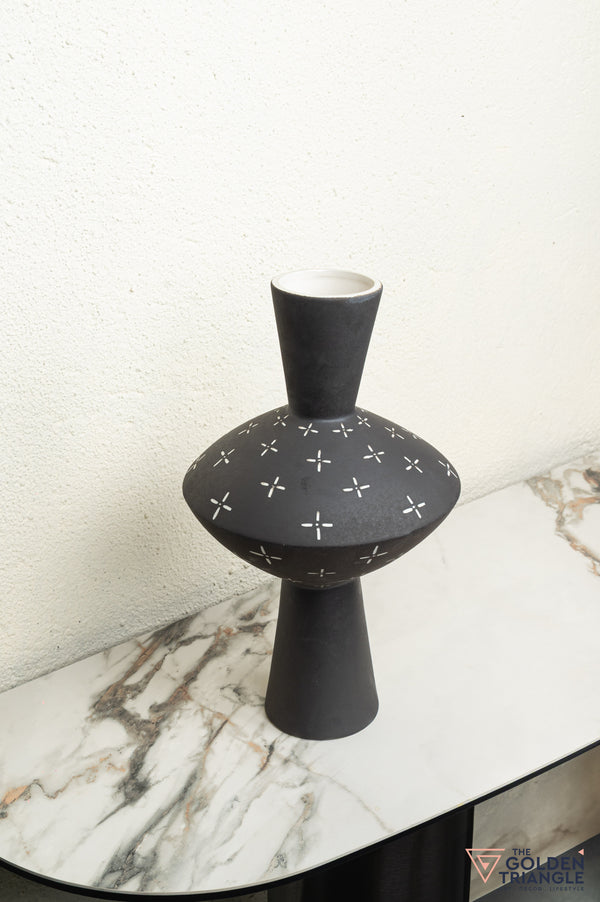 Ame Ceramic Vase - Black