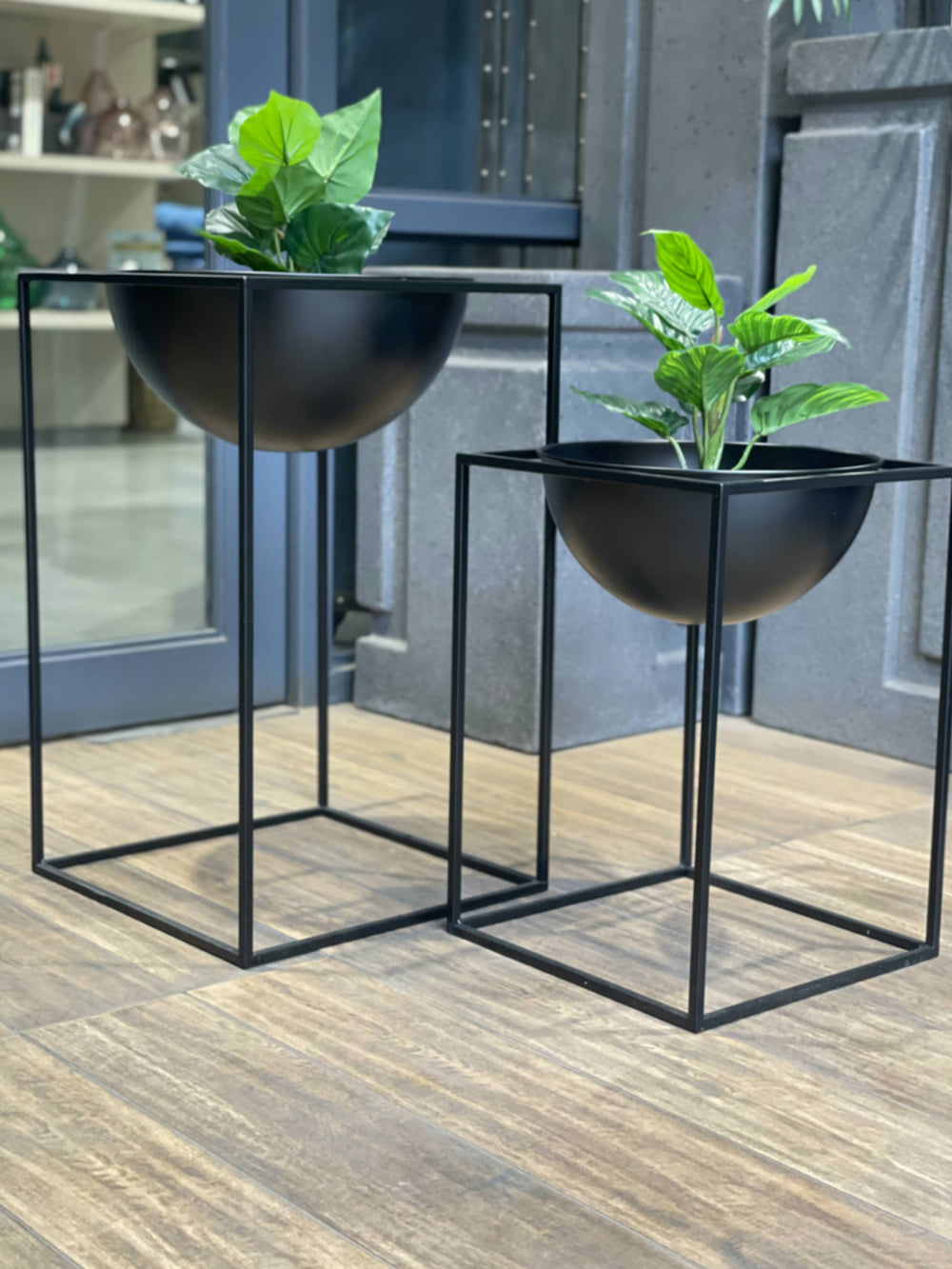 Mirai Pot Planter - Square base