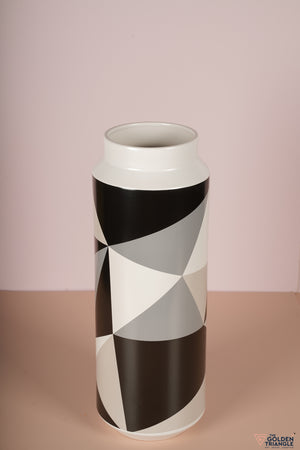 Akio Monochrome Vase
