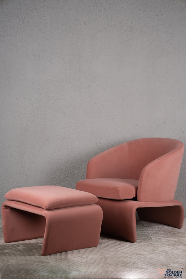 Cape Lounge Chair with Footrest