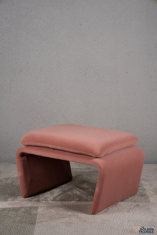 Cape Lounge Chair with Footrest