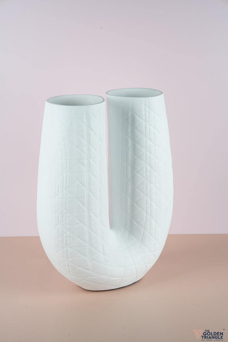 U Vase - White