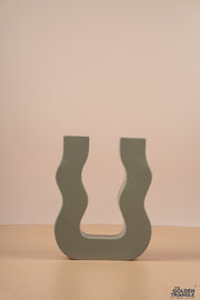 Curved U Vase - Gray