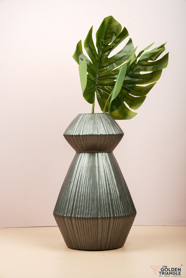 Victoria Textured Ceramic Vase - Black