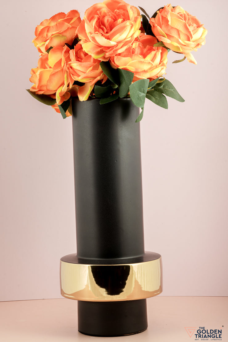 Zola Ceramic vase With Gold Ring in the Base